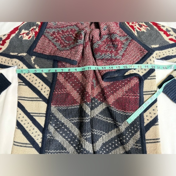 ST. JOHN’S BAY Beige gray red IKAT knit waterfall collar cardigan size L - Picture 12 of 13